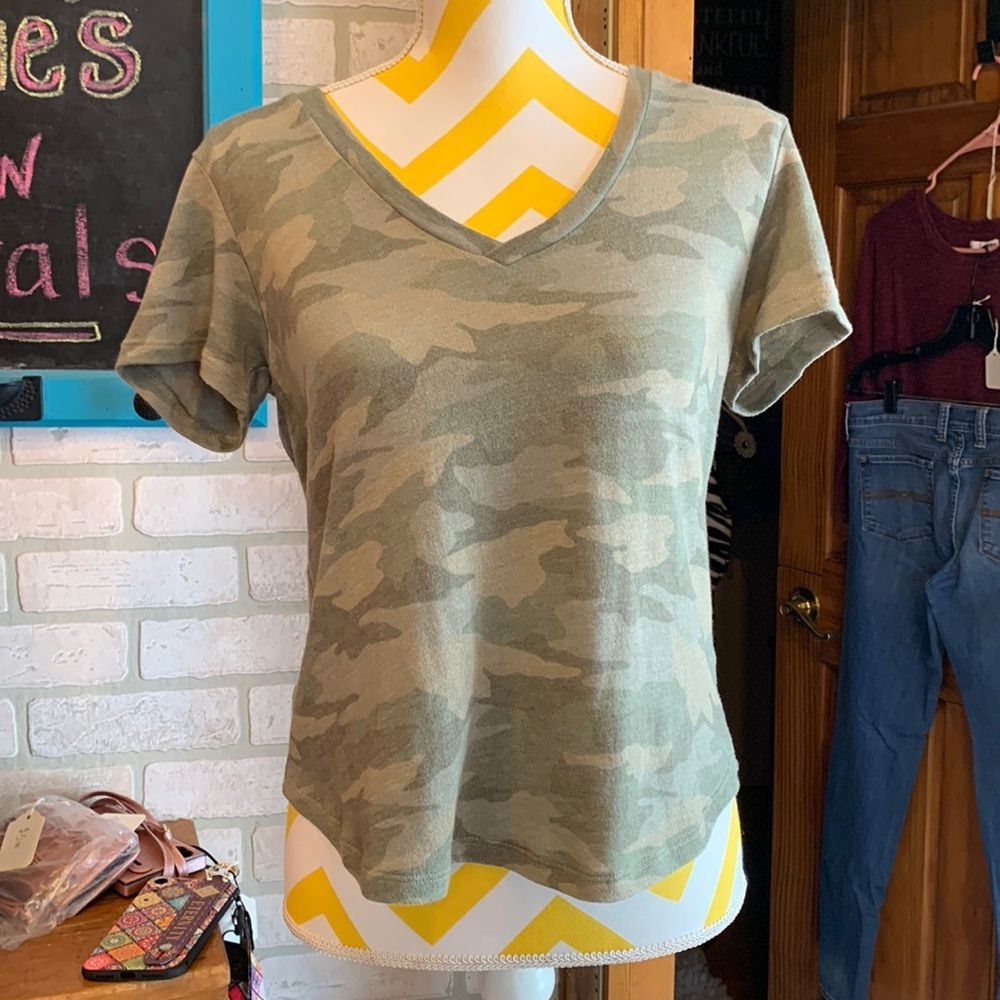 American Eagle Camo Casual Cotton Blend Boho Western V-neck Top